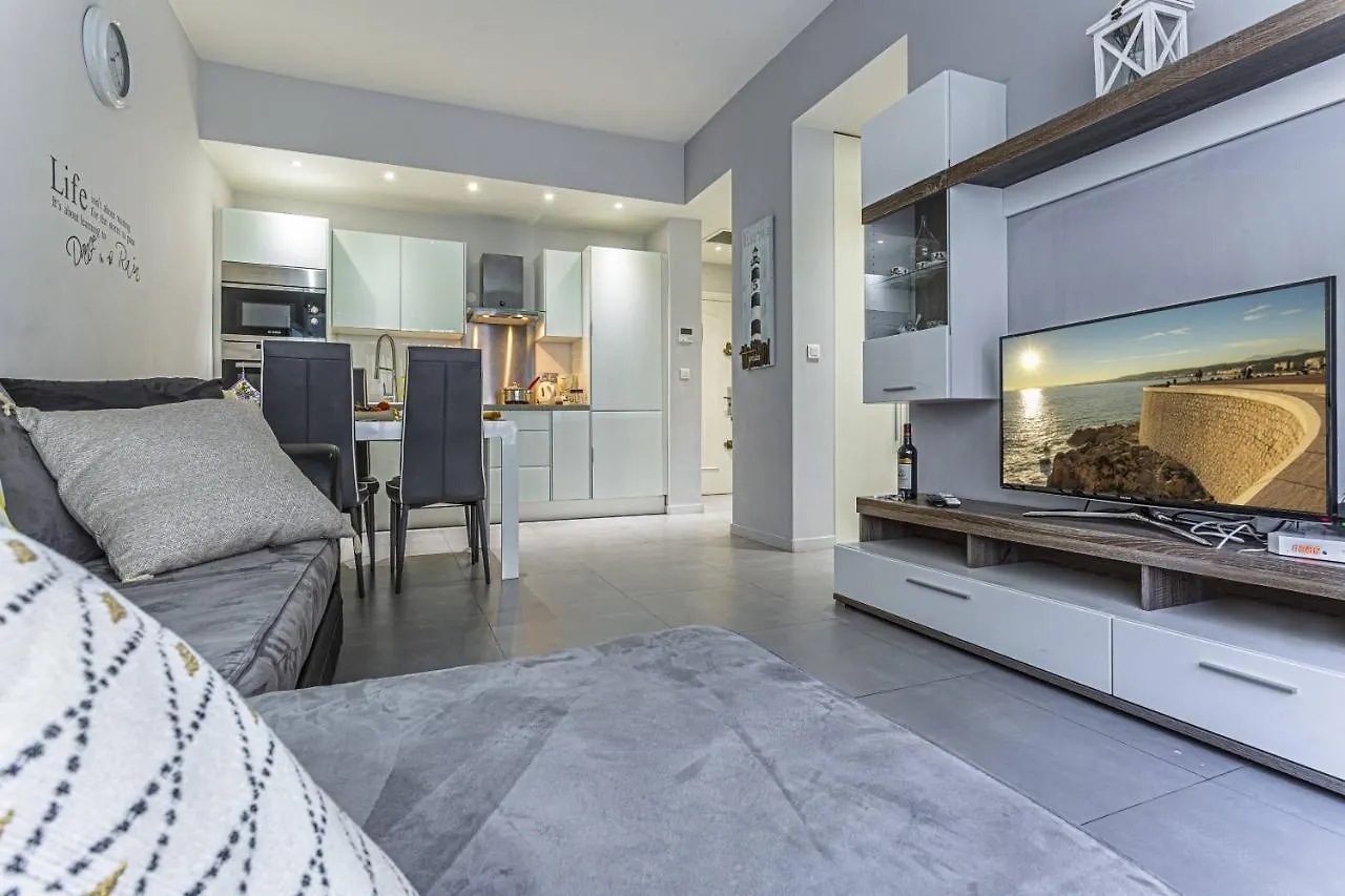 Dante 10 - Cosy Apartment Close Sea