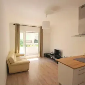 Charmant 3 Pieces, Idéalement situé et bien équipé Appartement